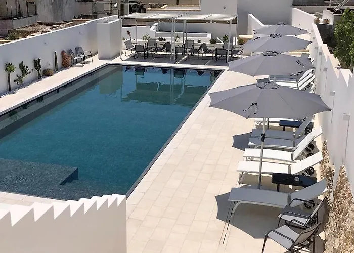 Zahra Superior With Private Pool לינה וארוחת בוקר סאניקולה