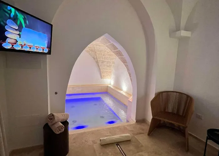 לינה וארוחת בוקר Zahra Superior With Private Pool סאניקולה