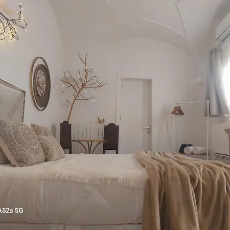 Zahra Superior With Private Pool Bed & Breakfast