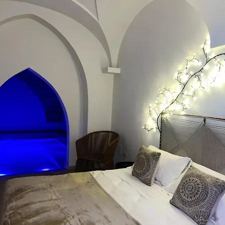 Zahra Superior With Private Pool Bed & Breakfast Sannicola