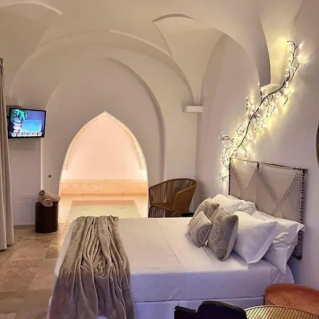 Zahra Superior With Private Pool Bed & Breakfast Sannicola